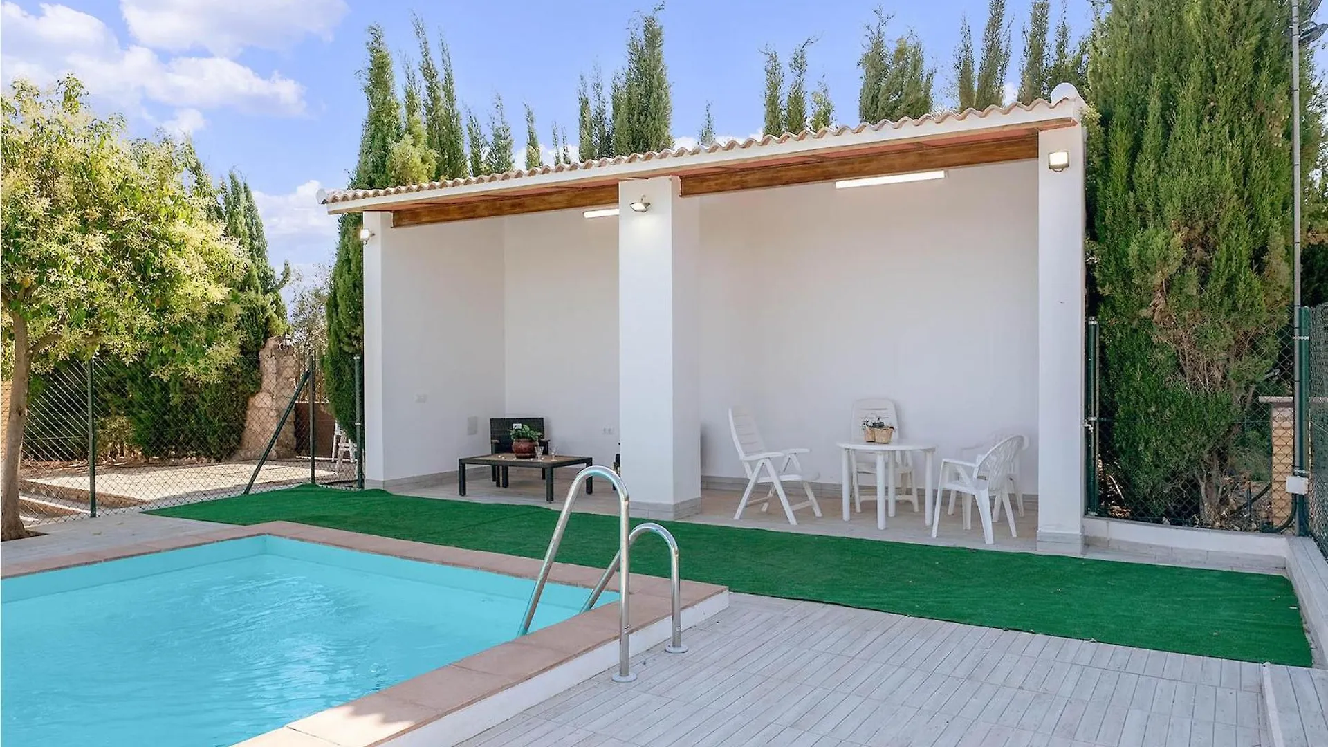 Cozy Home In Puente Genil 0*,