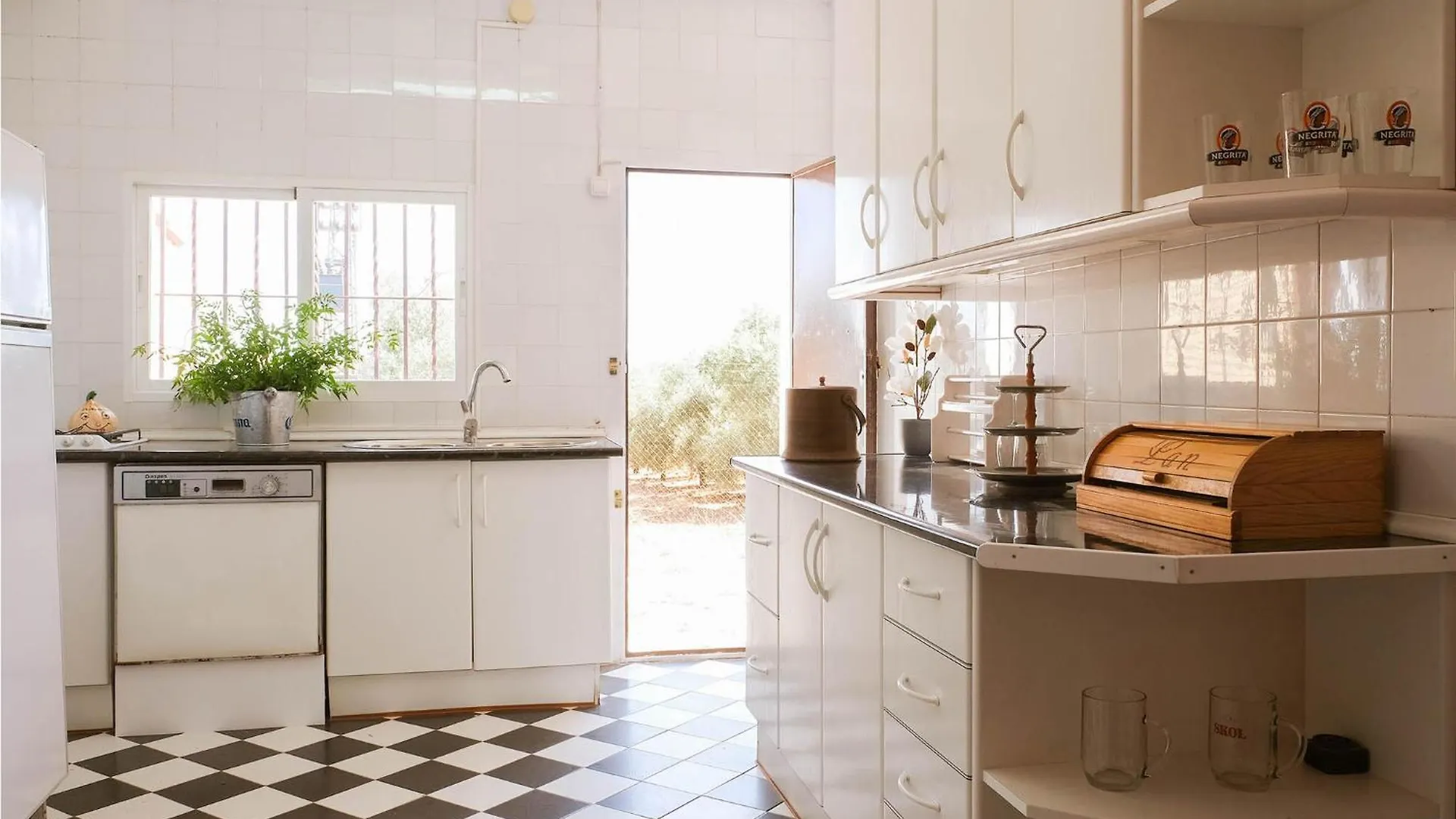 Cozy Home In Puente Genil Holiday home