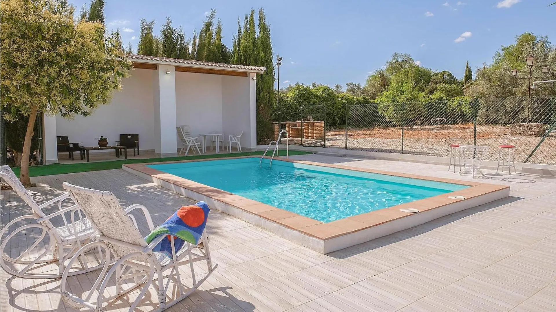Cozy Home In Puente Genil Holiday home