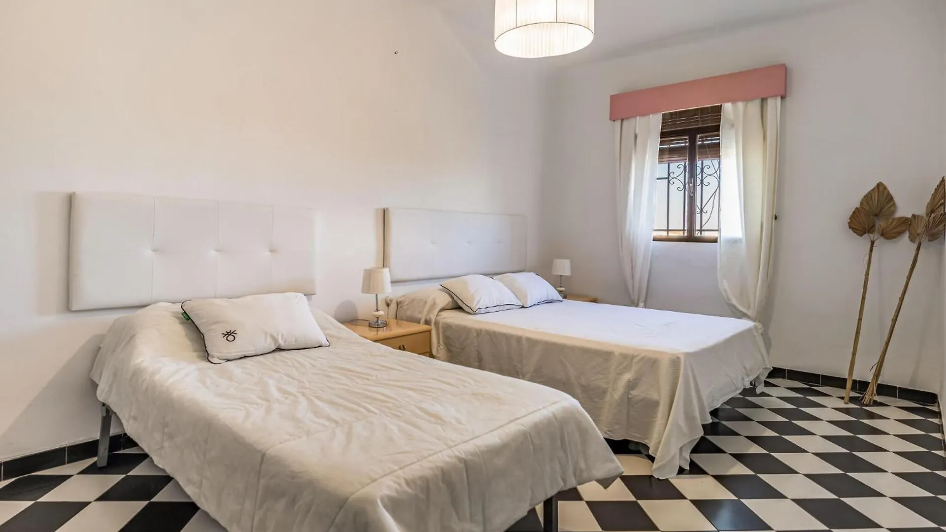 Cozy Home In Puente Genil Holiday home